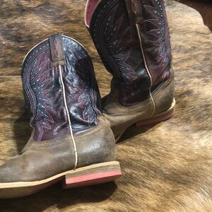 Ariat boots in size 3